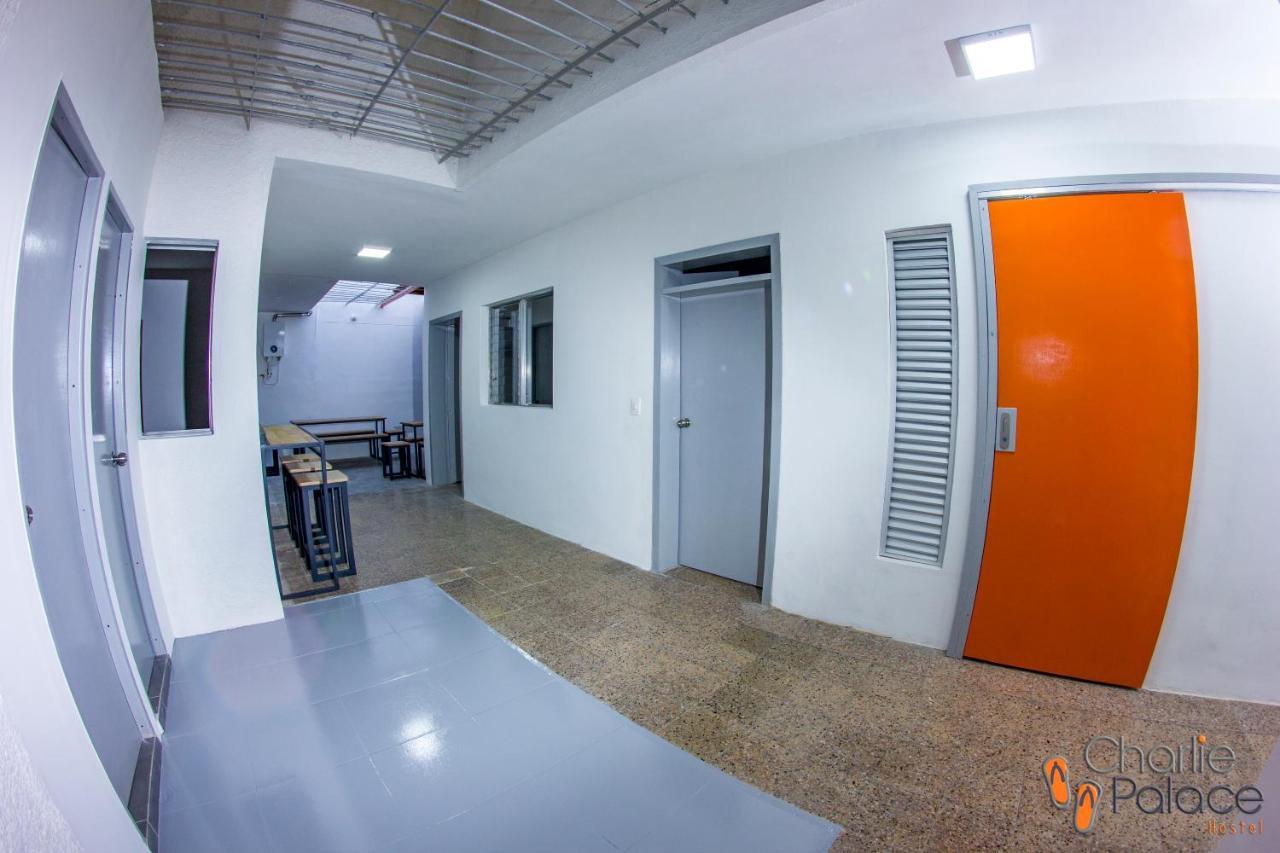 Charlie Palace Hostel เมเดยิน ภายนอก รูปภาพ